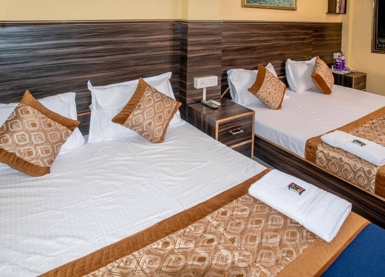 Vrindavan Comfort Inn Haidarábád Kültér fotó